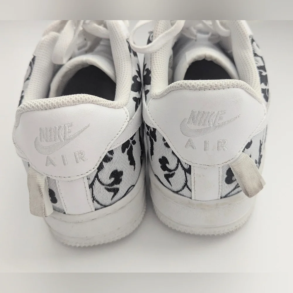 Nike Airs Black & White Embroidered Design - Women's Mixed Size 9.5 & 10 - Picture 6 of 15
